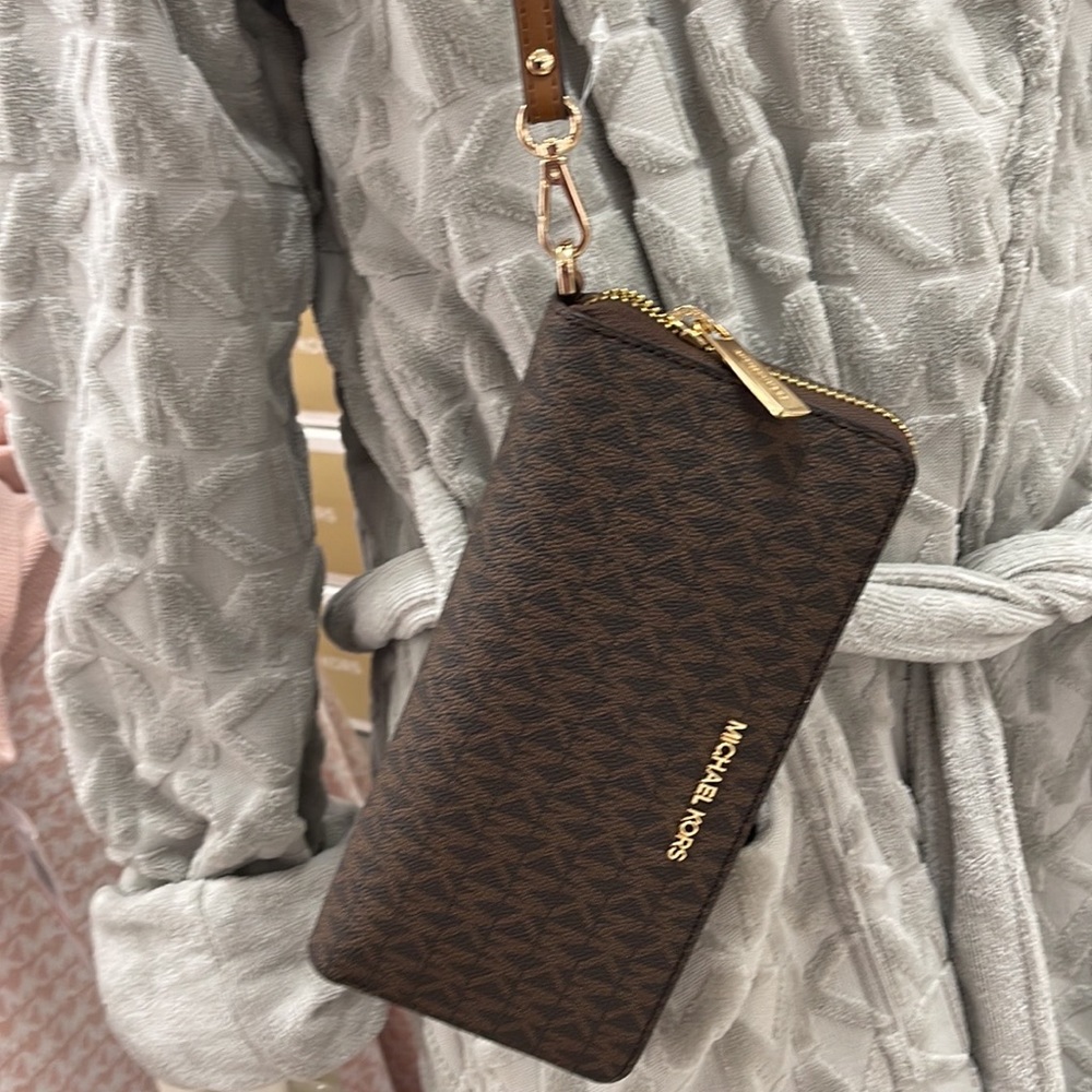 Michael Kors Jet Set Travel Large Travel CONTINENTAL wallet-wristlet-phoneholder - Picture 4 of 16